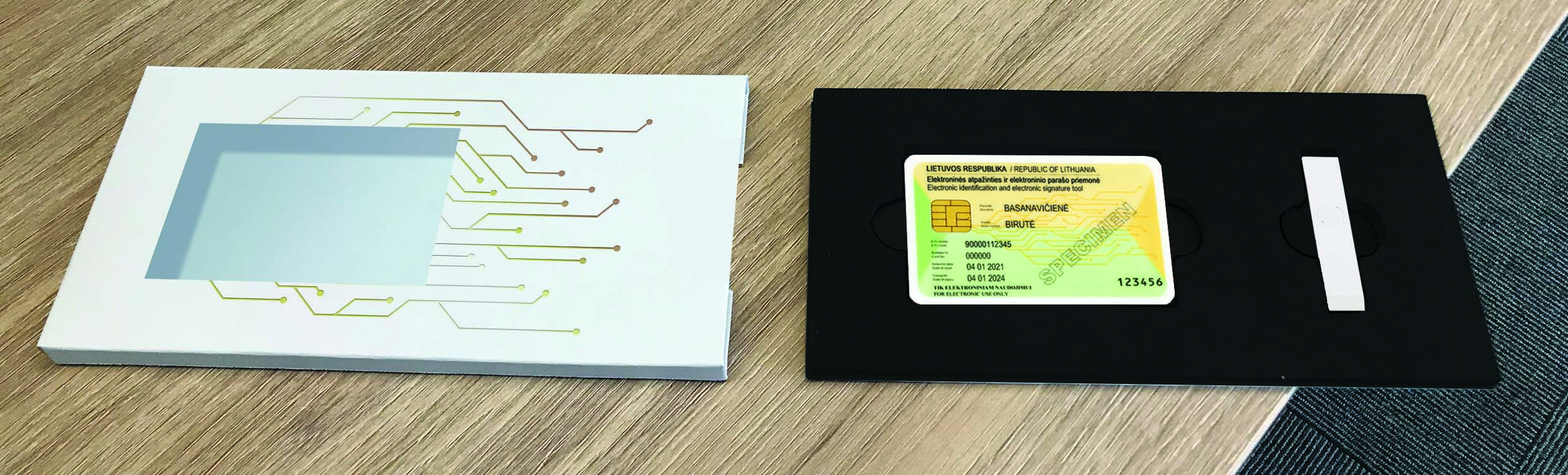 ER_2021_Box_with_card